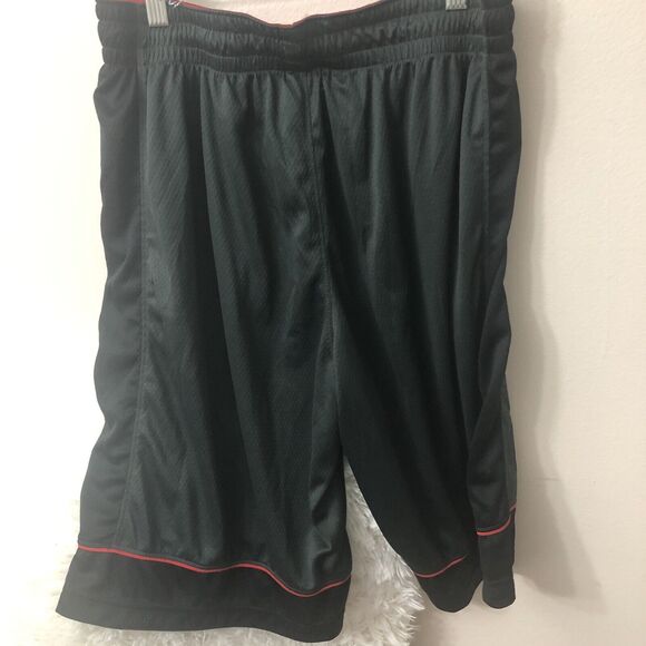 New NIKE Men’s Size Medium Gray, Black, Red Basketball Shorts - Picture 4 of 8